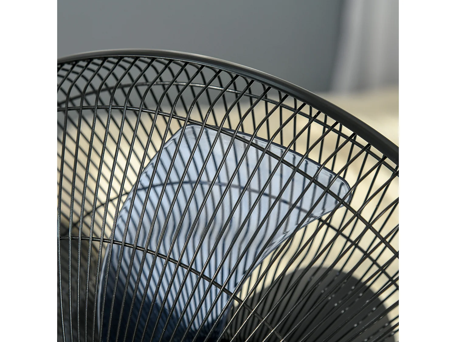 Ventilateur sur pied en métal noir avec brumisateur 2,8 L, 3 modes et minuterie