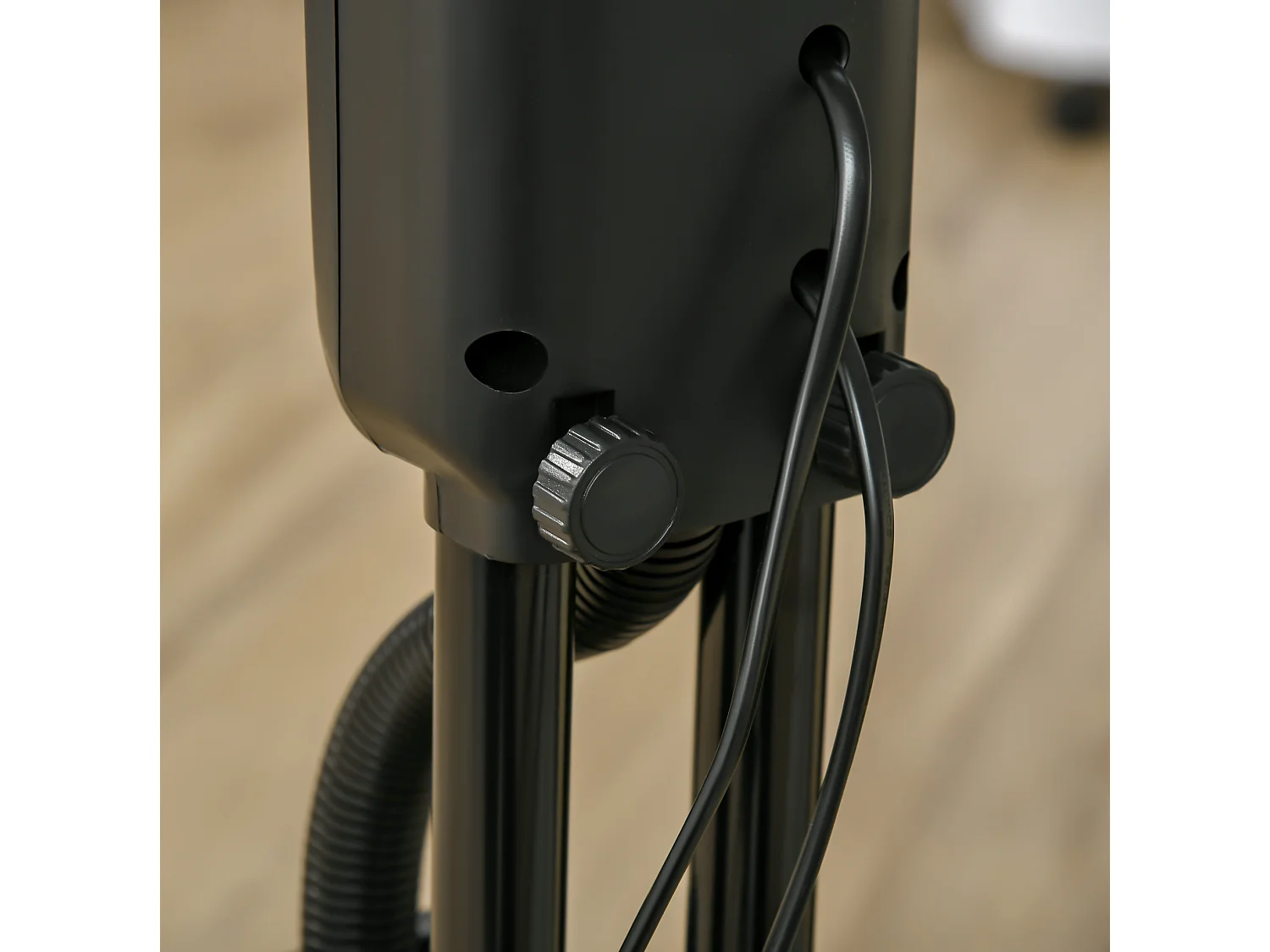Ventilateur sur pied en métal noir avec brumisateur 2,8 L, 3 modes et minuterie