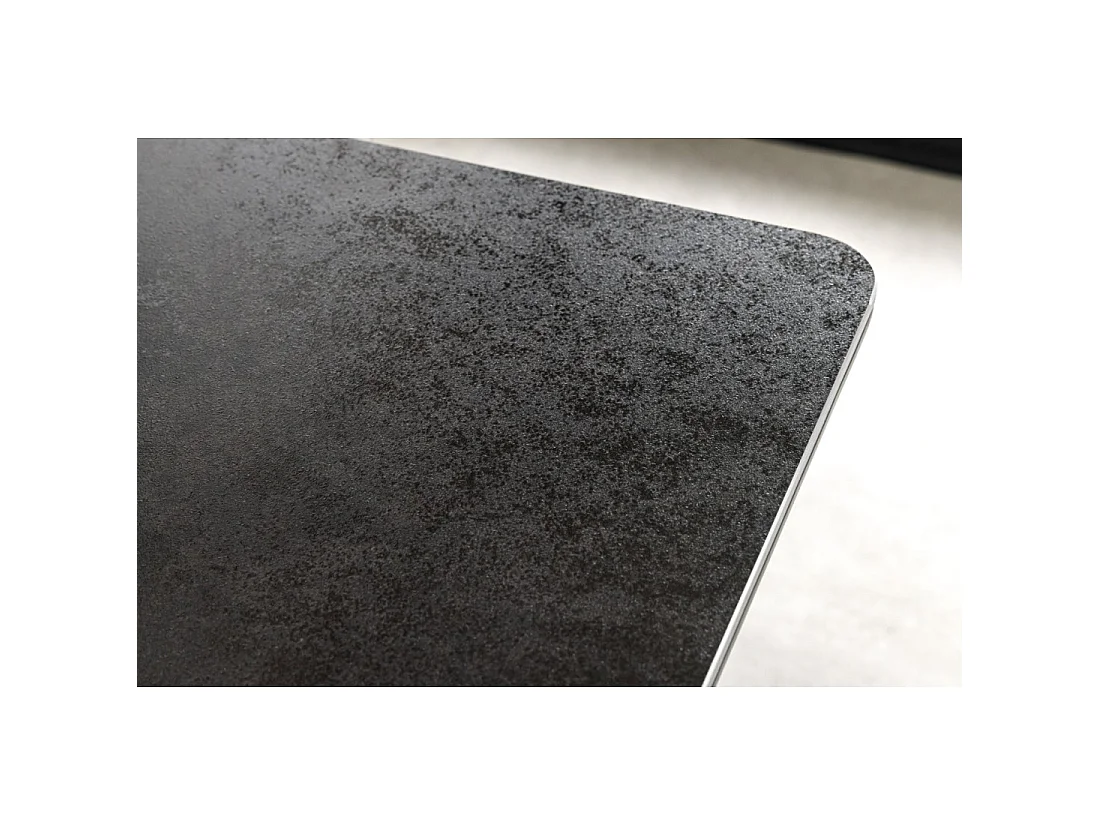 Mesa de comedor extensible ARAVIS 160-200 cm – Cerámica negra y patas de diseño metálico