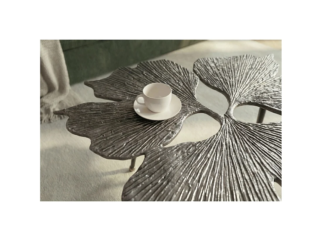 Table basse LOTUSIA argentée 75 cm – Design floral sculptural en aluminium