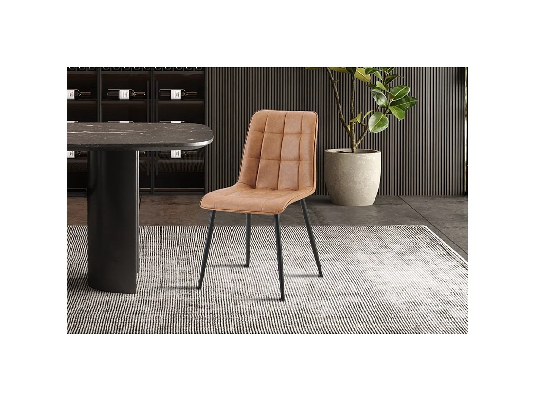 Set von 4 Stühlen MIREA – Cognac – Zeitloser Stil – Metallbeine – PU-Beschichtung, leicht zu reinigen