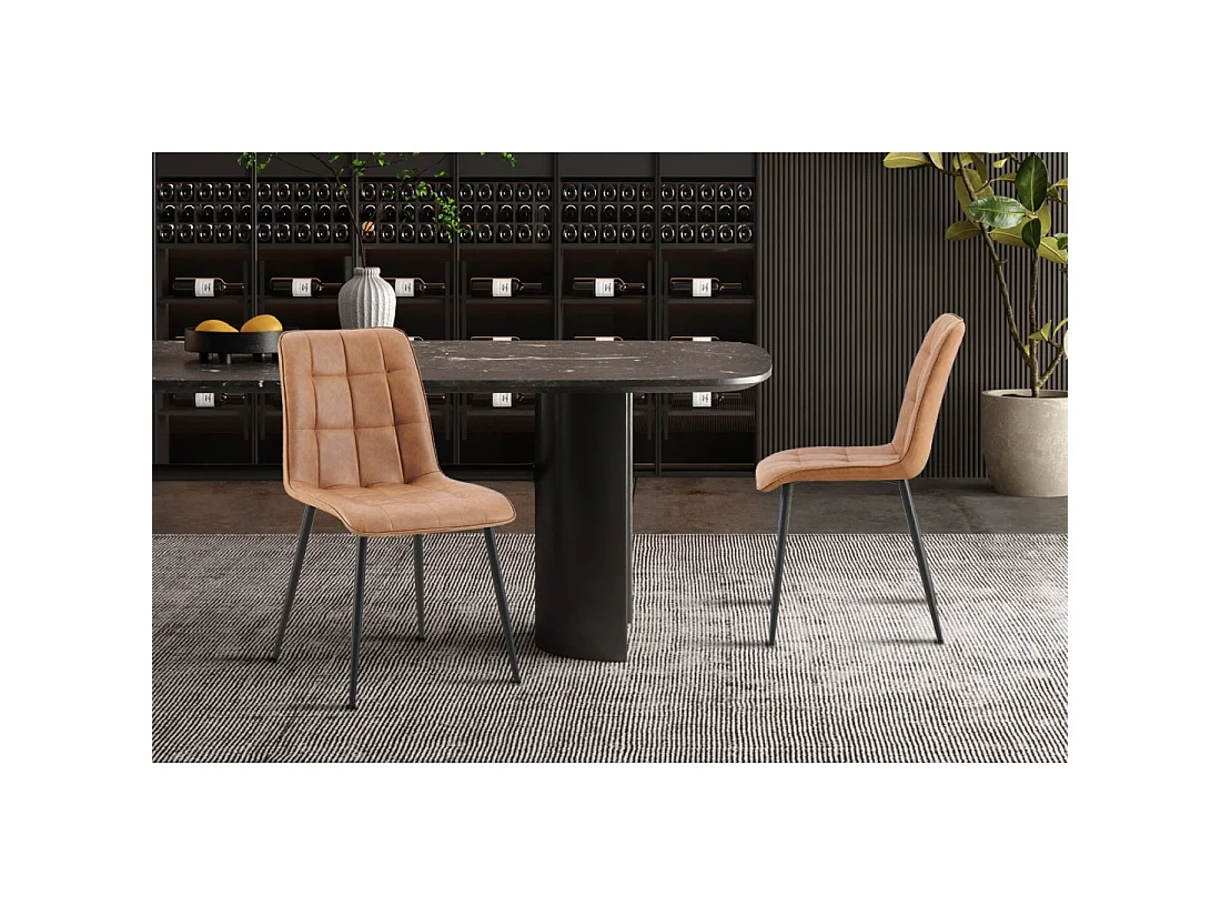 Set von 4 Stühlen MIREA – Cognac – Zeitloser Stil – Metallbeine – PU-Beschichtung, leicht zu reinigen