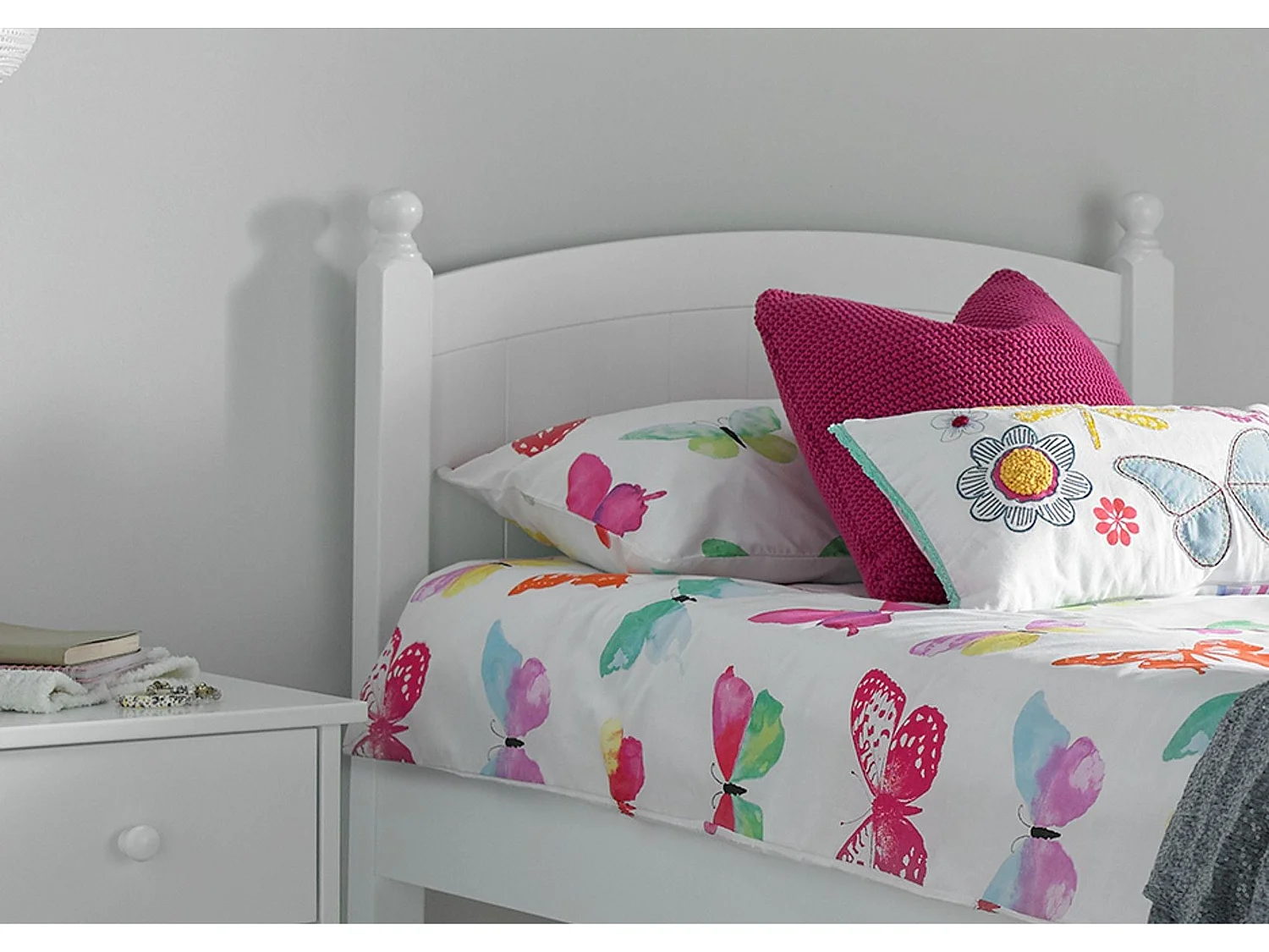 Solo Painted Wood Bedframe - 90 x 190 cm Bedframe in White