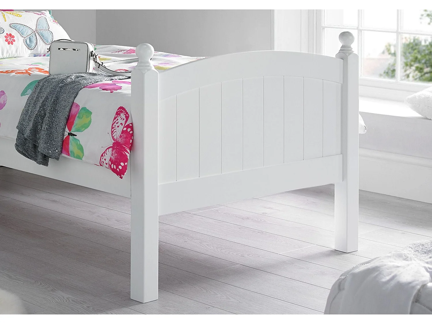 Solo Painted Wood Bedframe - 90 x 190 cm Bedframe in White