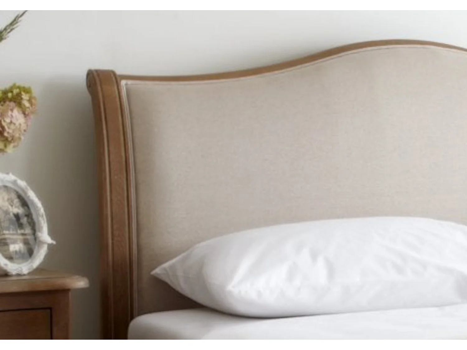 Oak Bedframe - 180 x 200 cm Bedframe in Beige
