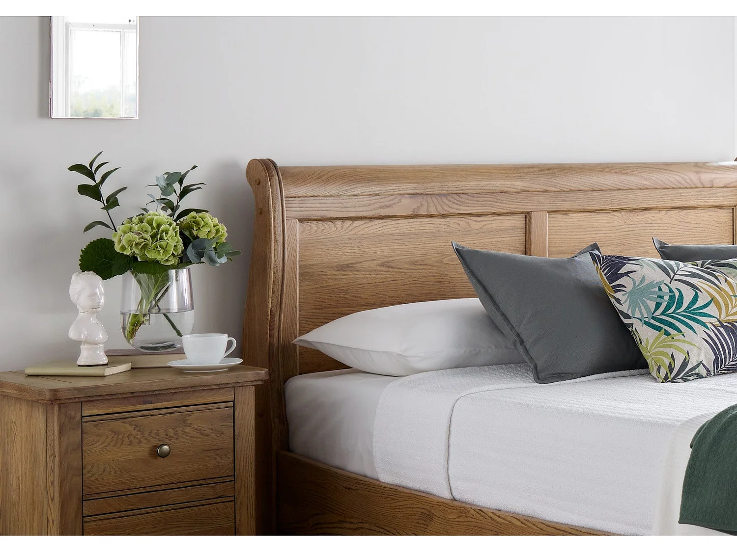 Oak Bedframe - 150 x 200 cm Bedframe in Beige