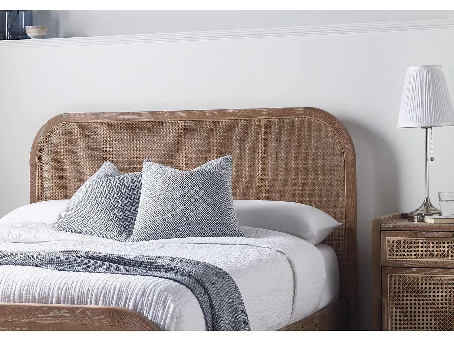 Rattan Oak Bedframe - 150 x 200 cm Bedframe in Beige