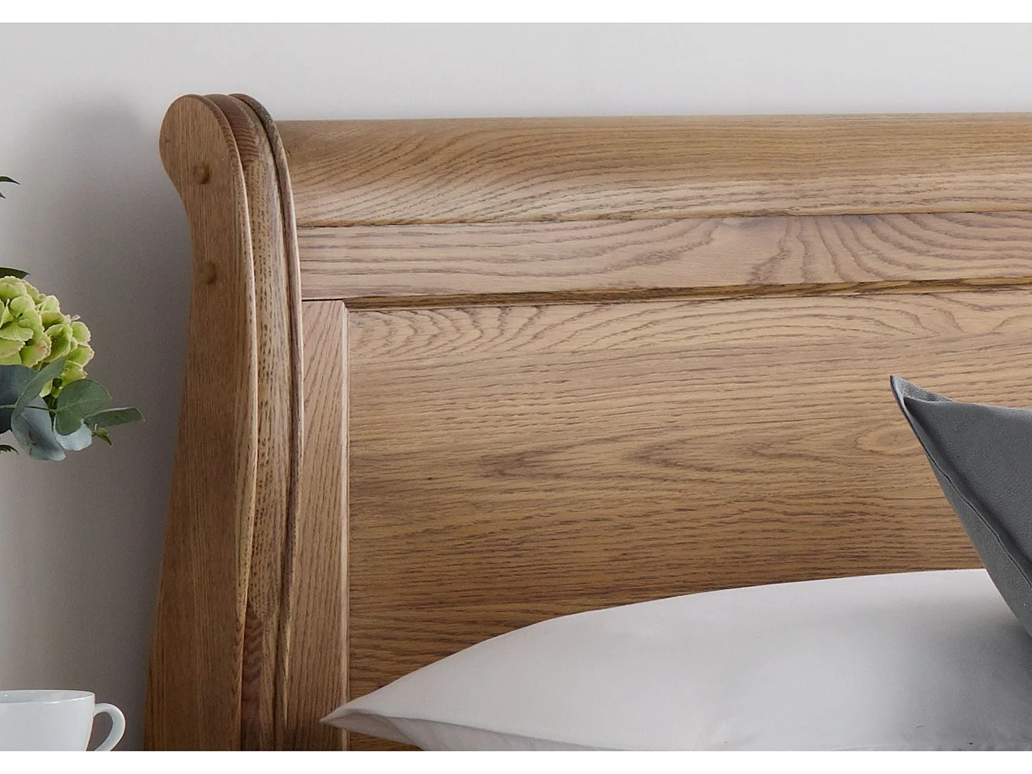 Oak Bedframe - 180 x 200 cm Bedframe in Beige