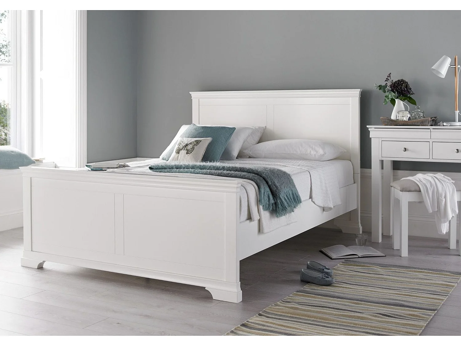 Painted Wood Bedframe - 150 x 200 cm Bedframe in White