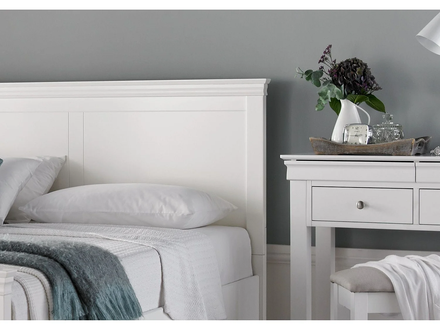 Painted Wood Bedframe - 150 x 200 cm Bedframe in White