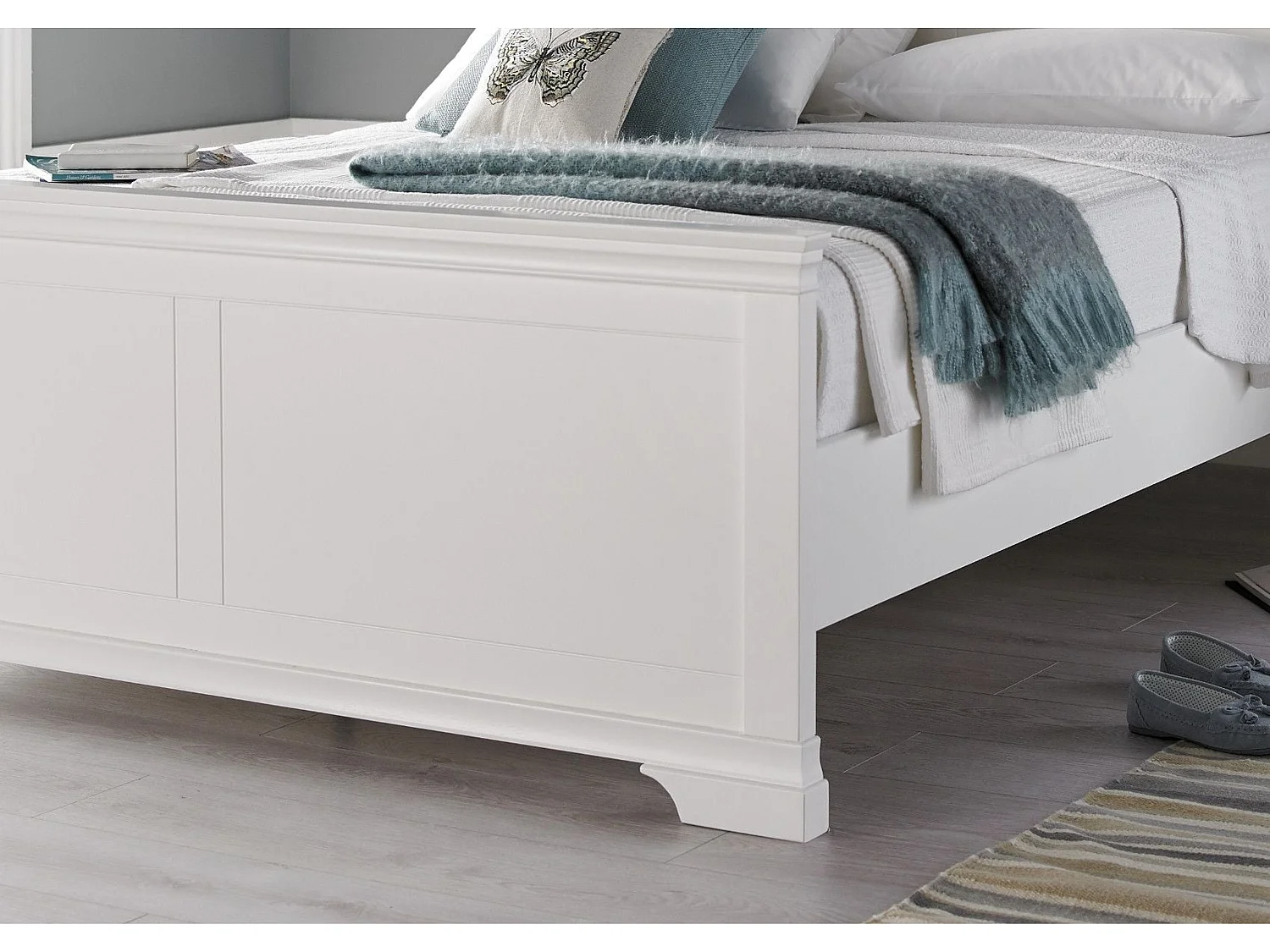 Painted Wood Bedframe - 150 x 200 cm Bedframe in White