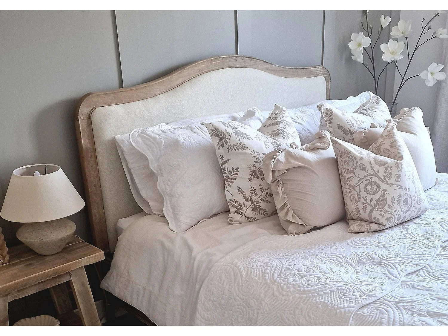 Upholstered Bedframe - 150 x 200 cm Bedframe in Grey