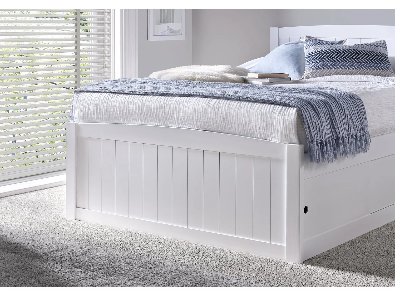 Painted Wood Bedframe - 135 x 190 cm Bedframe in White