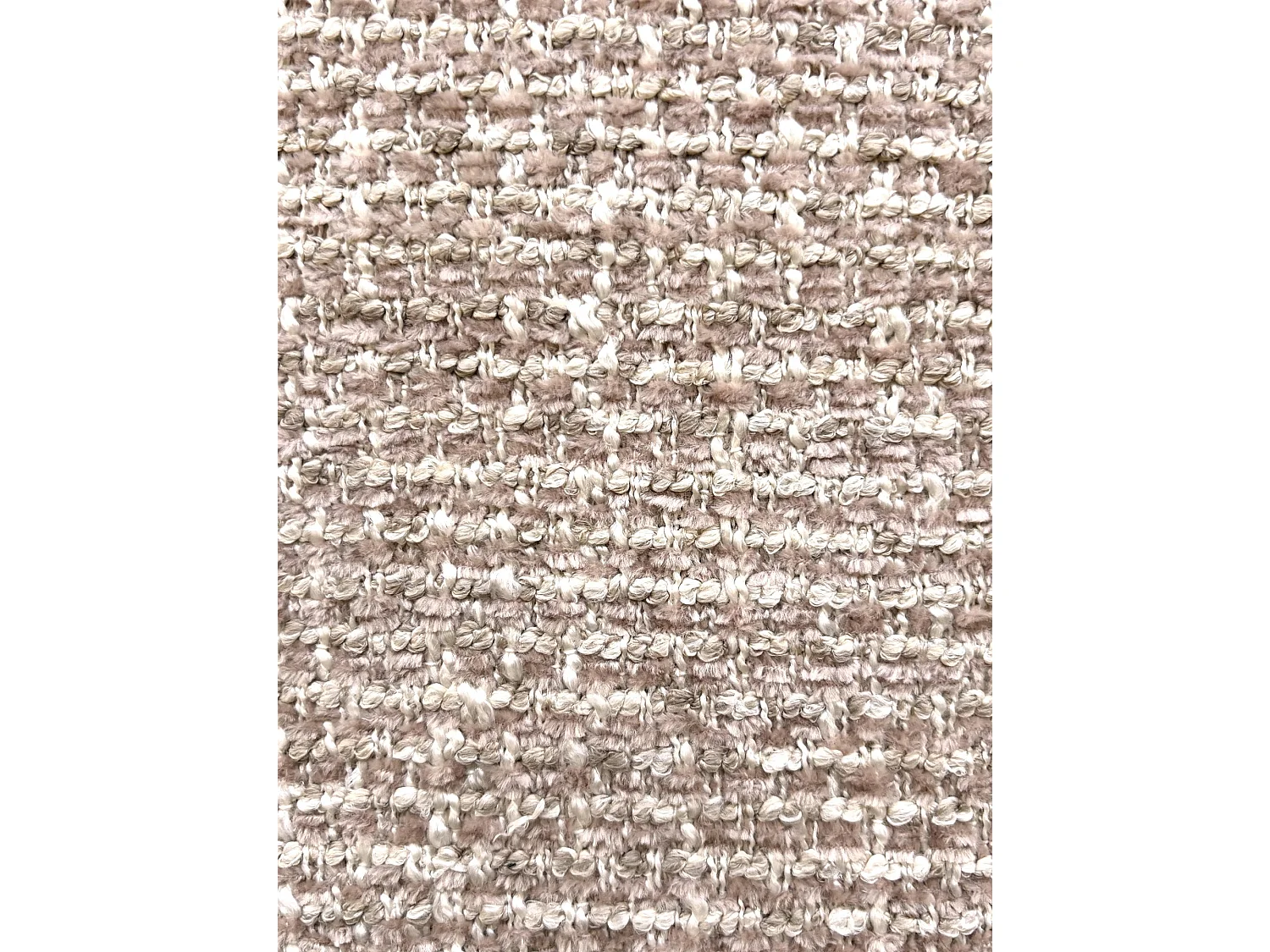 Conjunto de 4 poltronas estofadas em chenille cor bege salpicado e pernas metálicas pretas