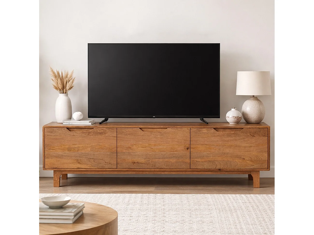 Meuble TV en bois de manguier couleur naturelle, 3 portes et pieds en bois