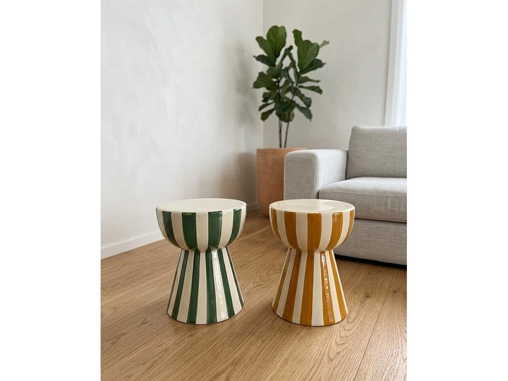 Tabouret / meuble d'appoint en céramique couleur beige/moutarde