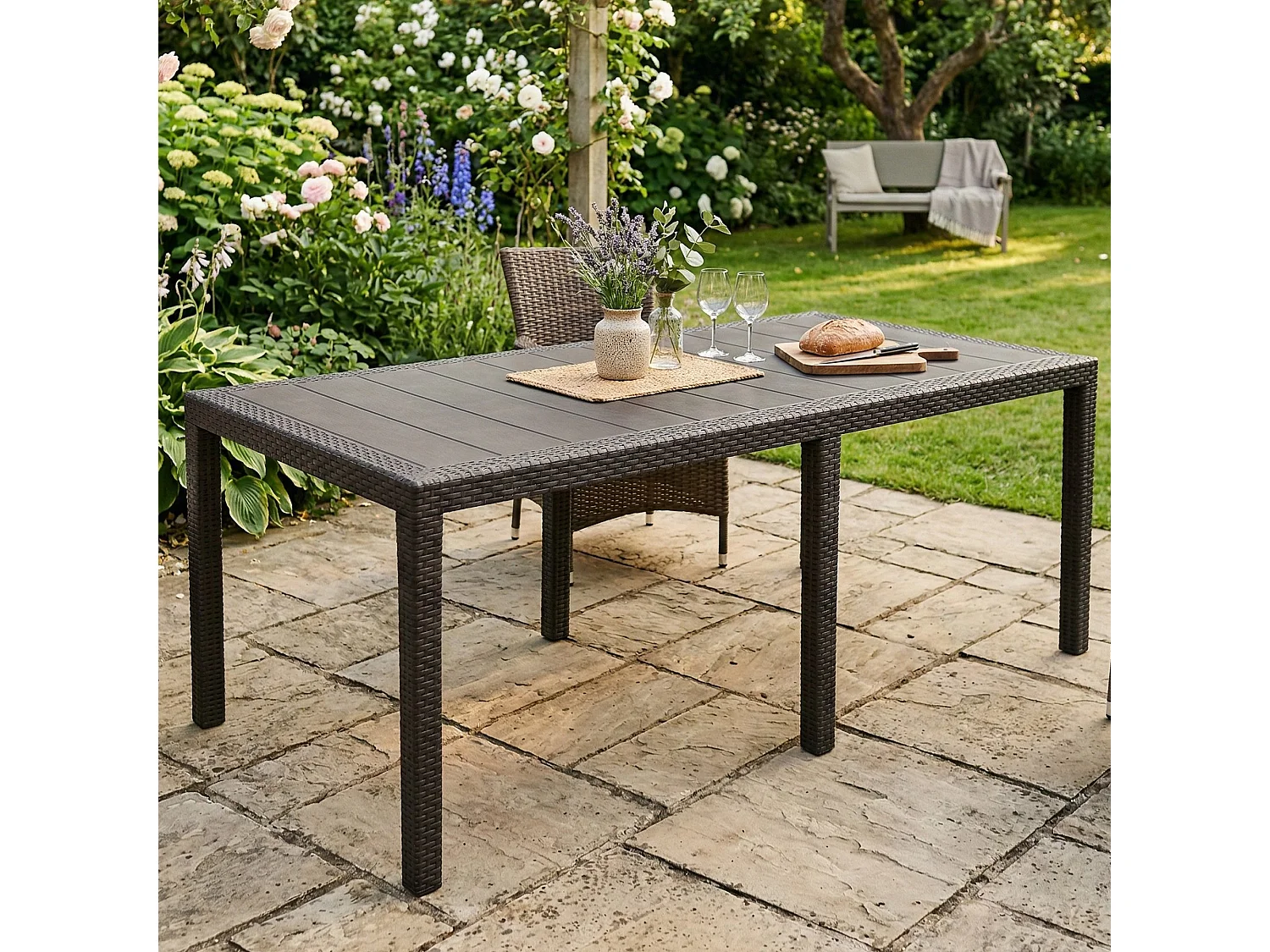 Table d'extérieur Dmains, Etagère à manger rectangulaire extensible, Table de jardin extensible effet rotin, 100% Made in Italy, 150/220x90h72 cm, Anthracite