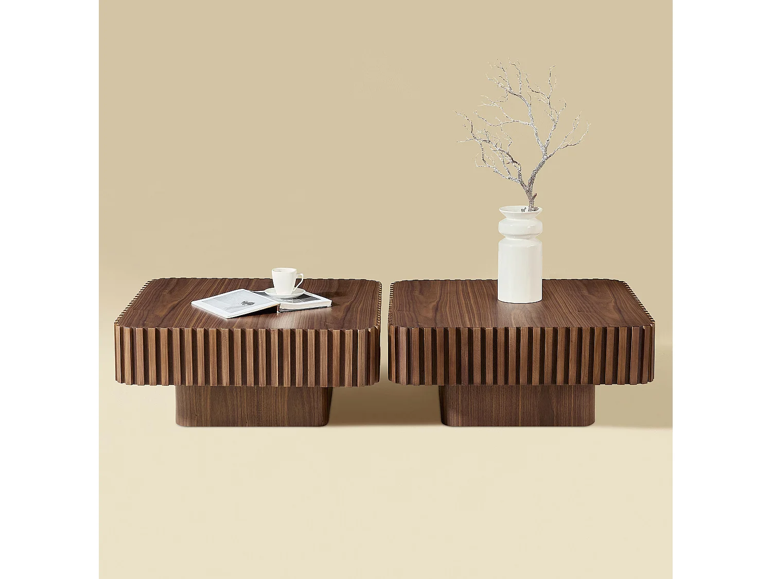Table basse carrée en bois massif noyer 80/80/35 cm – cadre renforcé, plateau stable