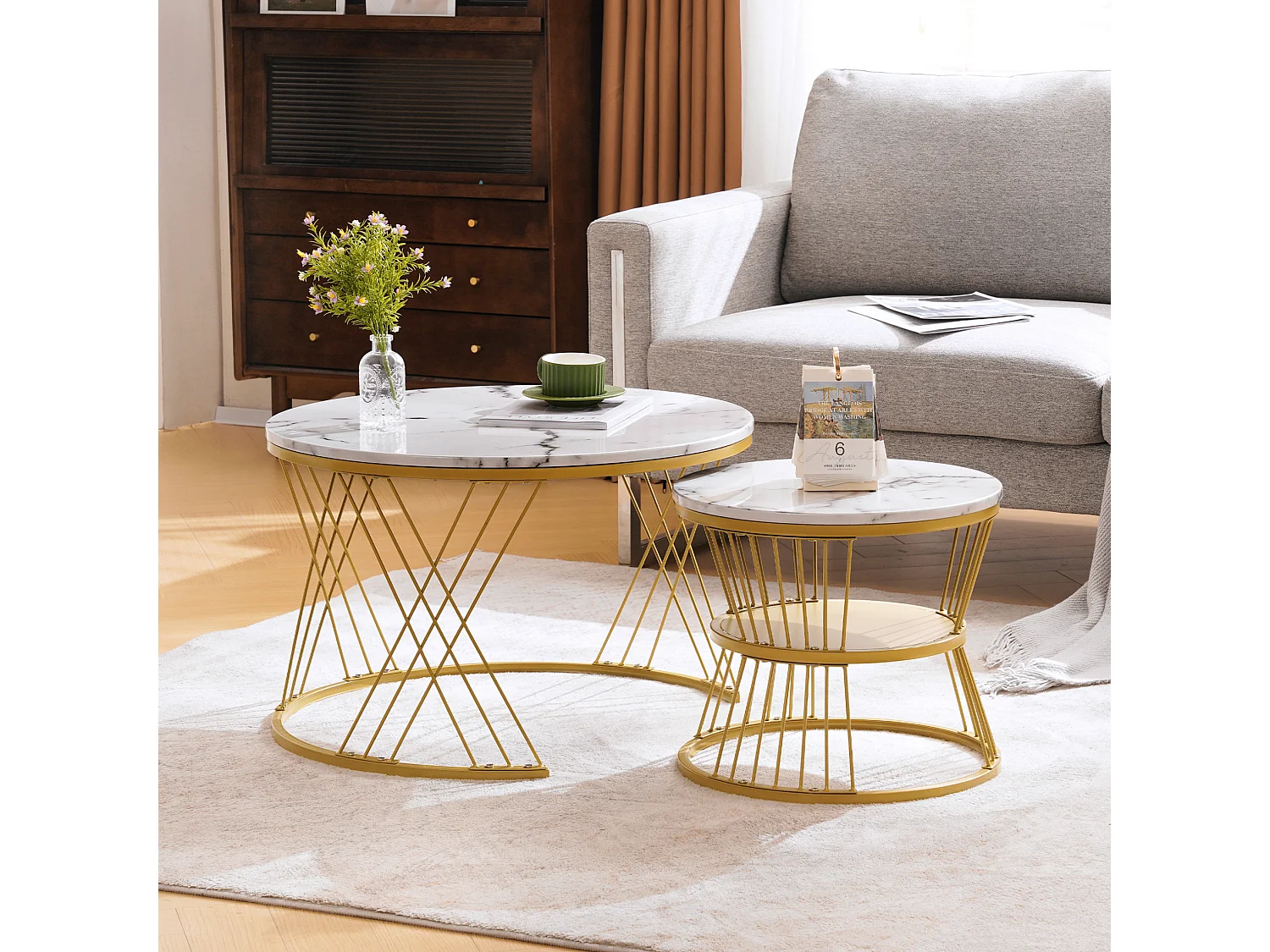 Table basse gigogne 70/70/47 cm et 45/45/40 cm avec aspect marbre blanc et cadre doré Ensemble 2 pièces