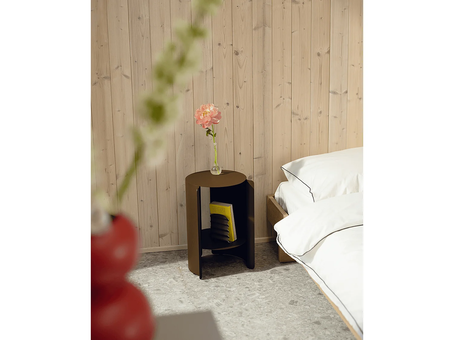 Table d'appoint Wa - acier laqué, étagère inférieure, design moderne