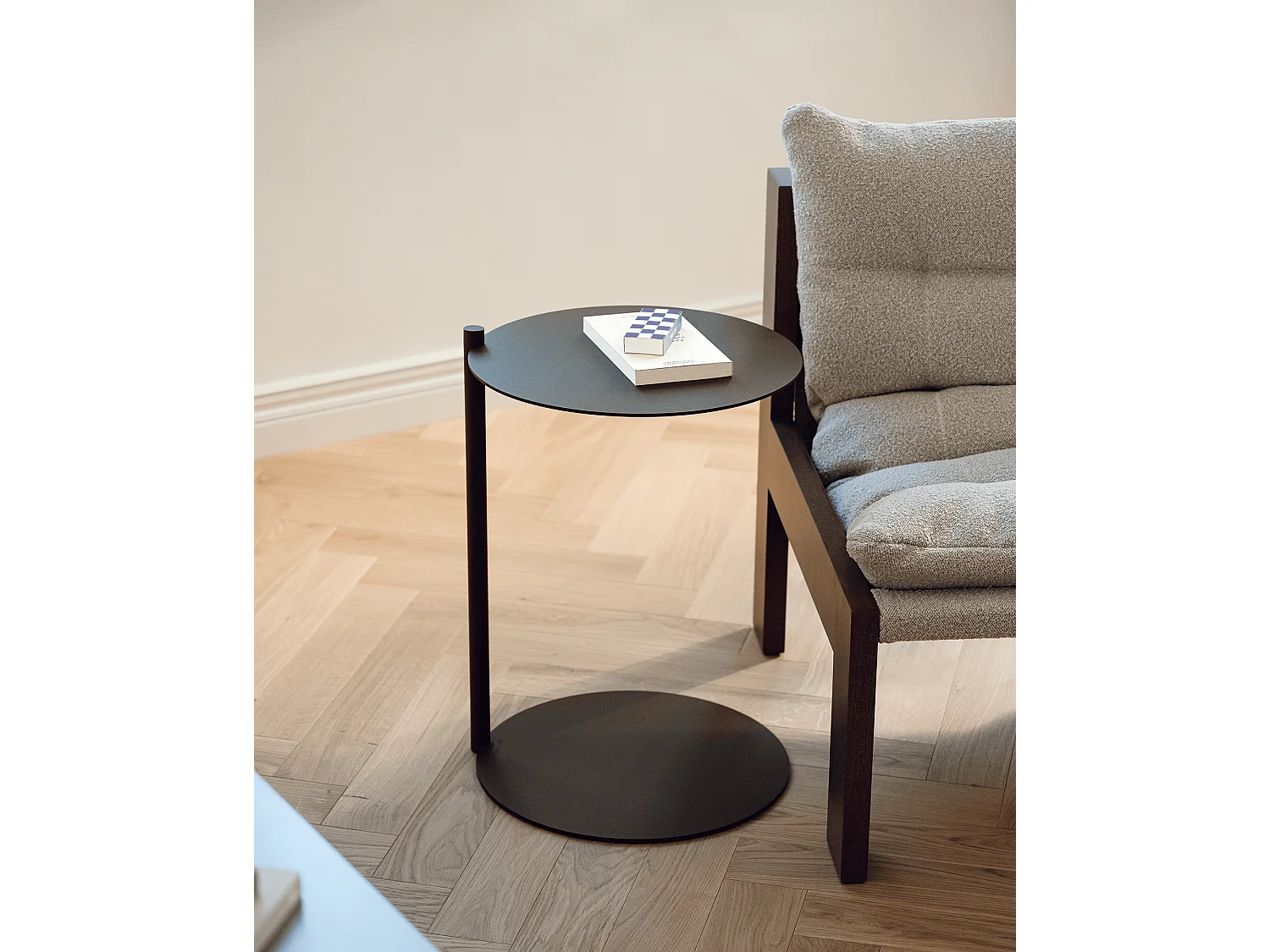 Table d'appoint Ande en acier - design minimaliste coulissant, 42 x 42 x 59 cm