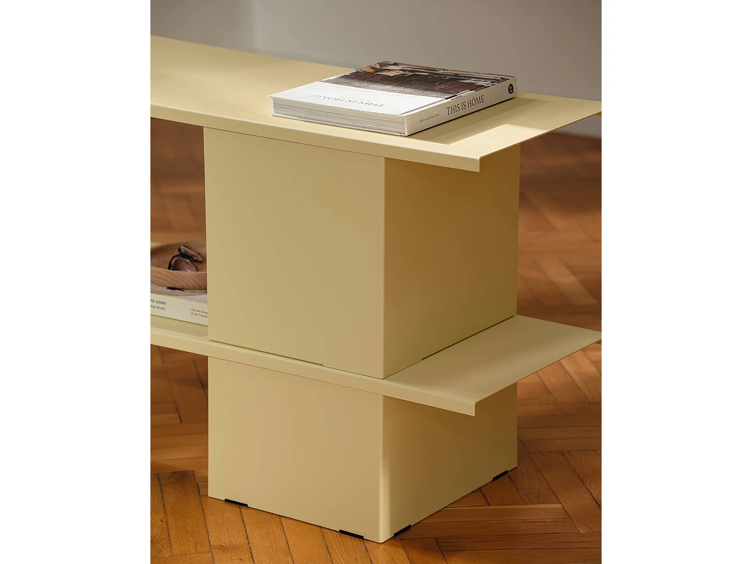 Hes Regaleinheit - niedriges Metallregal, 2 Ablagen, TV‑Stand, matt, 160x37x56,6 cm
