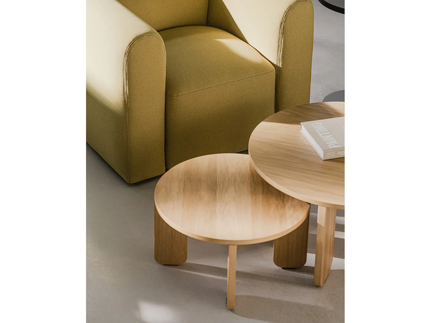 noo.ma Kuvu Couchtisch aus Eichenholz, 75 x 75 x 37,5 cm, matt furniert