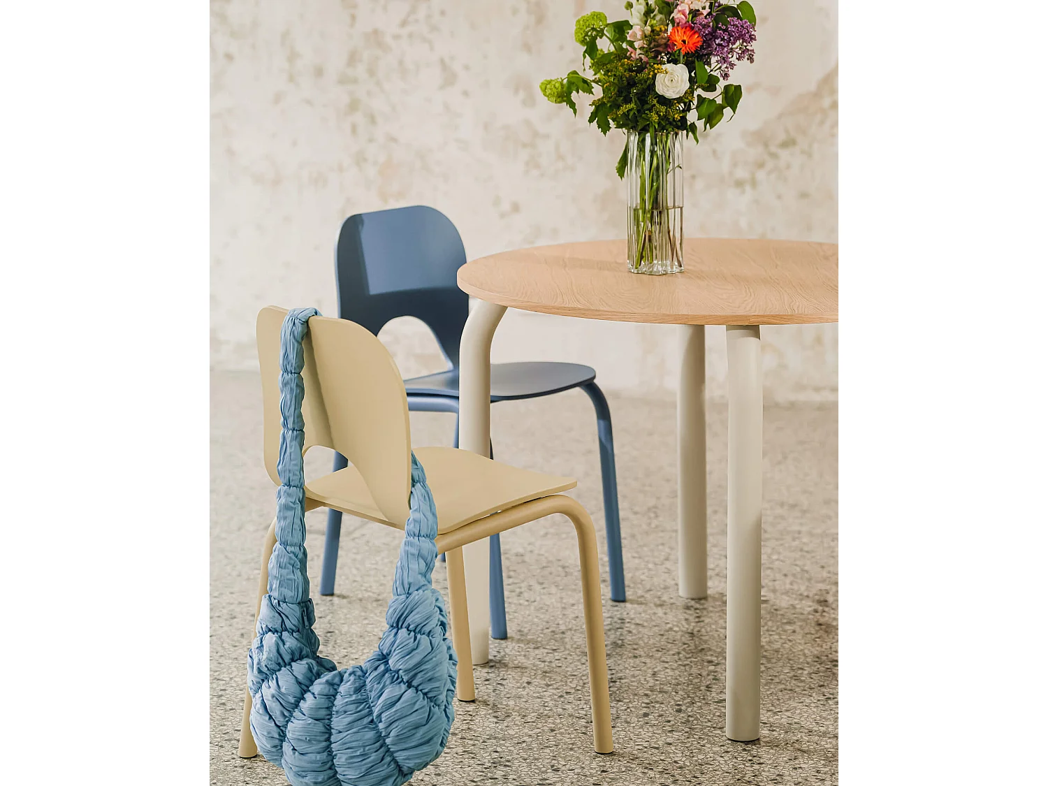 noo.ma salontafel 100 cm - eiken fineer top, stalen frame, terracotta rood mat