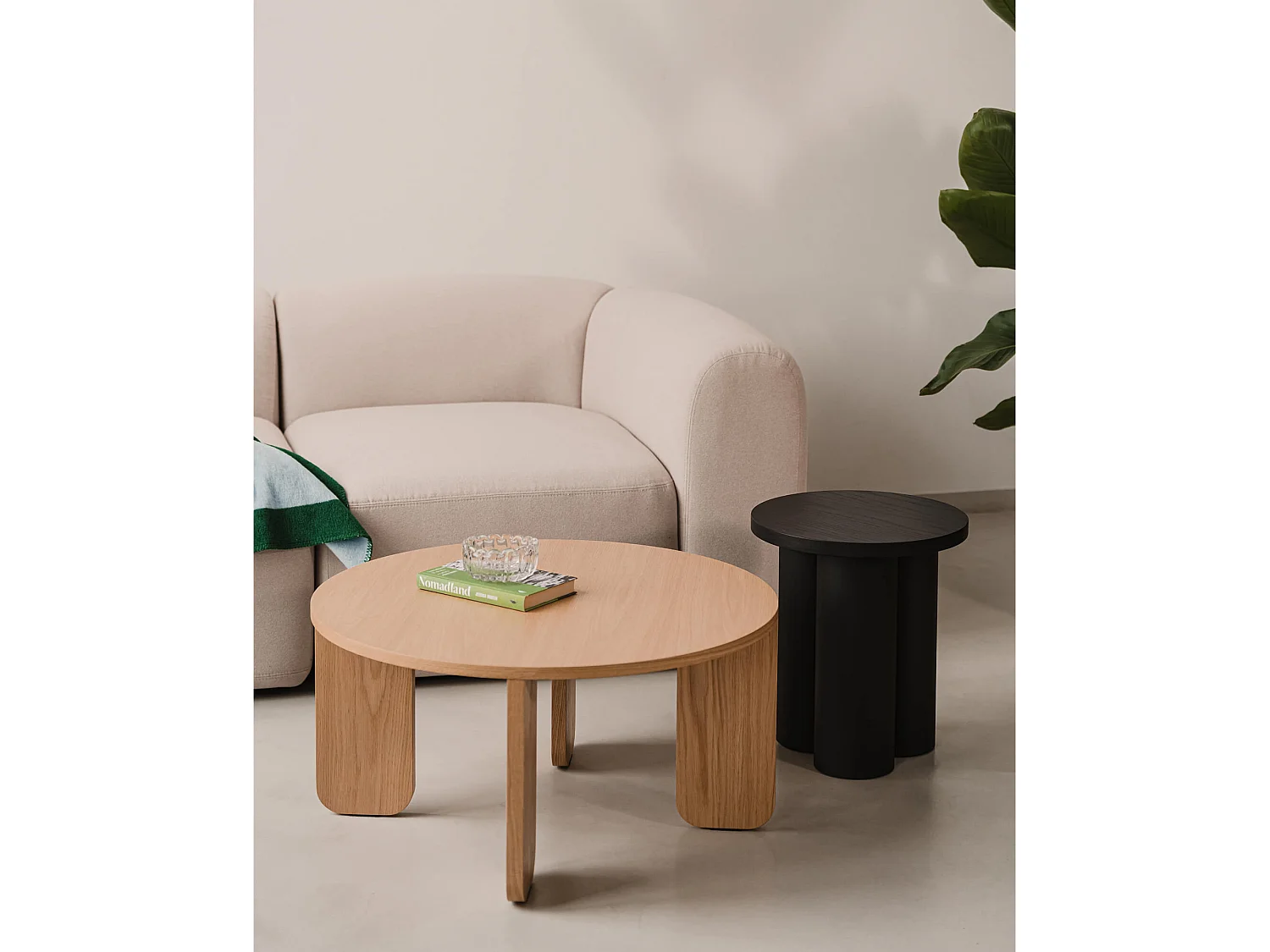 noo.ma stolik kawowy nowoczesny czarny 75x75x37,5 cm, matowa fornir