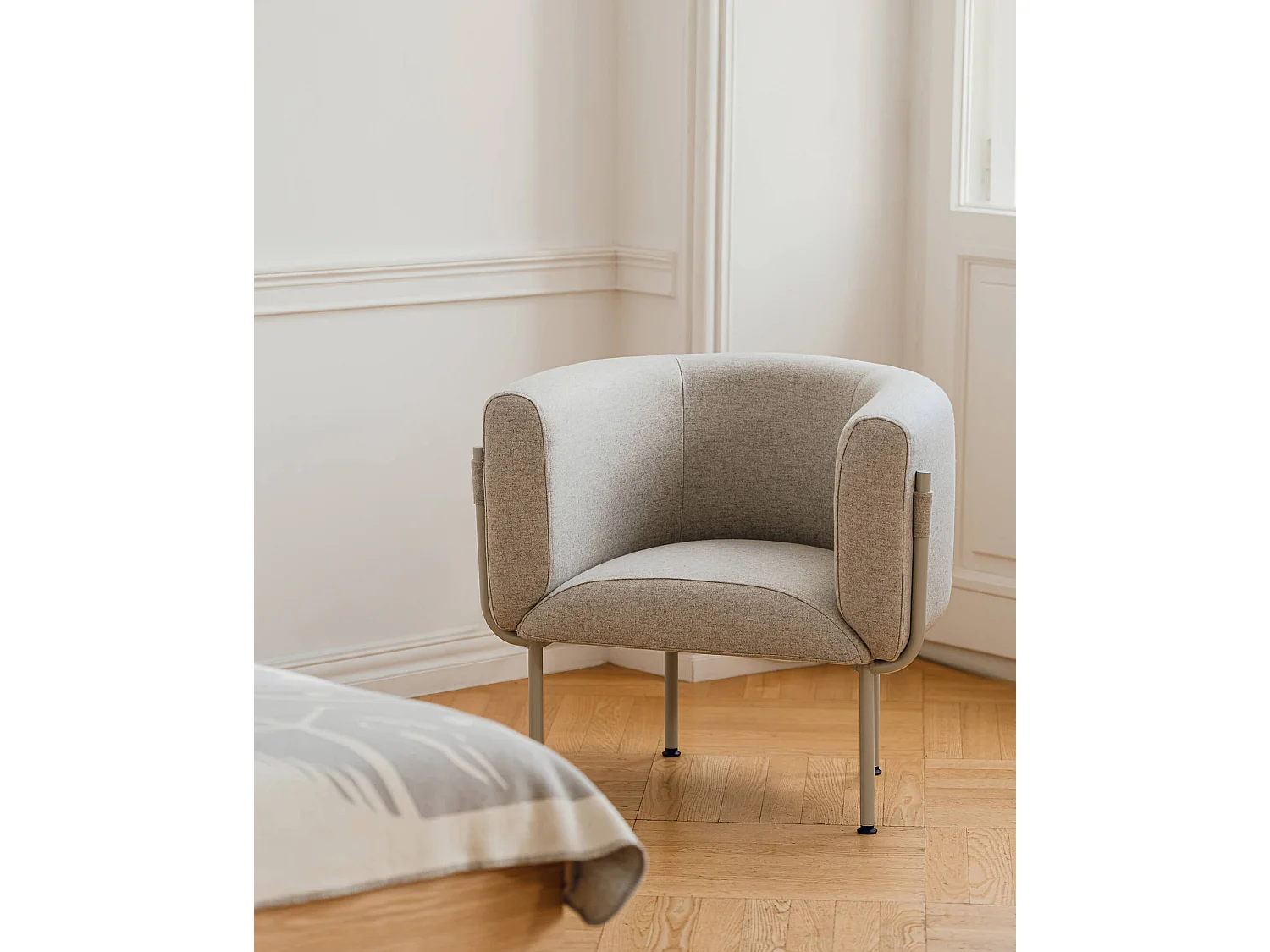 noo.ma Fauteuil moderne en laine Blueberry Pie - avec accoudoirs, assise fixe
