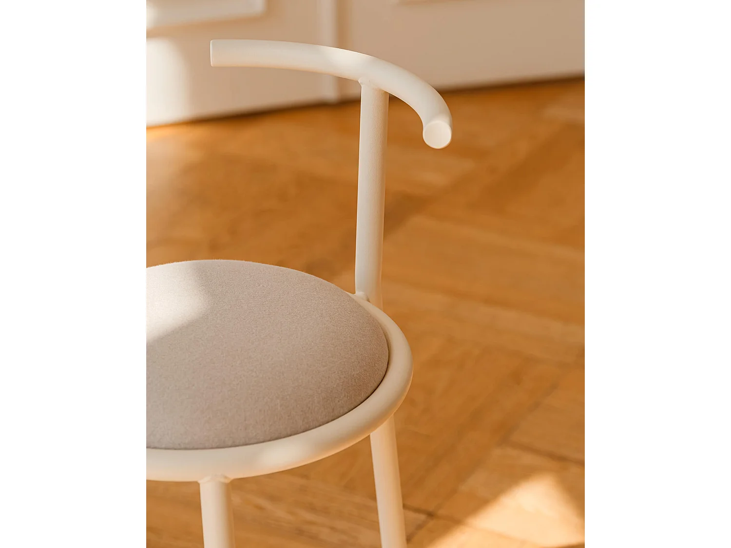 noo.ma moderne barstoel - beige polyester, metalen frame, zonder rugleuning, 68 cm hoog