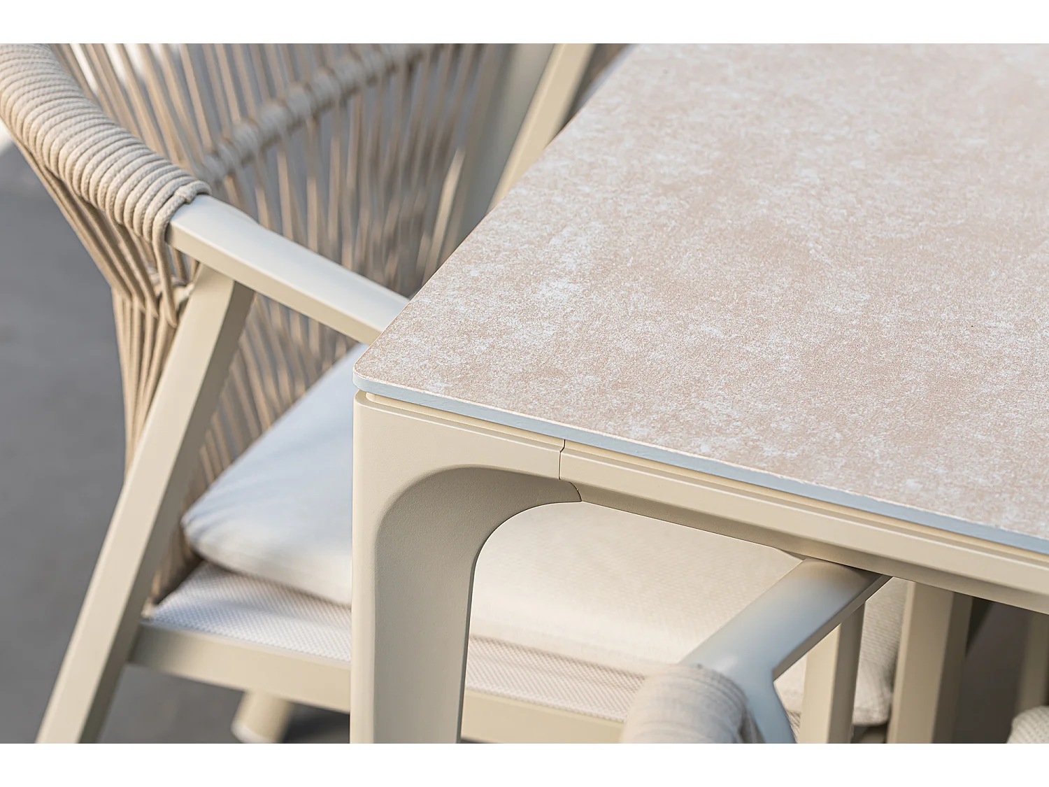Ensemble de mobilier de repas de jardin en aluminium Bari Mare – Table + 6 chaises