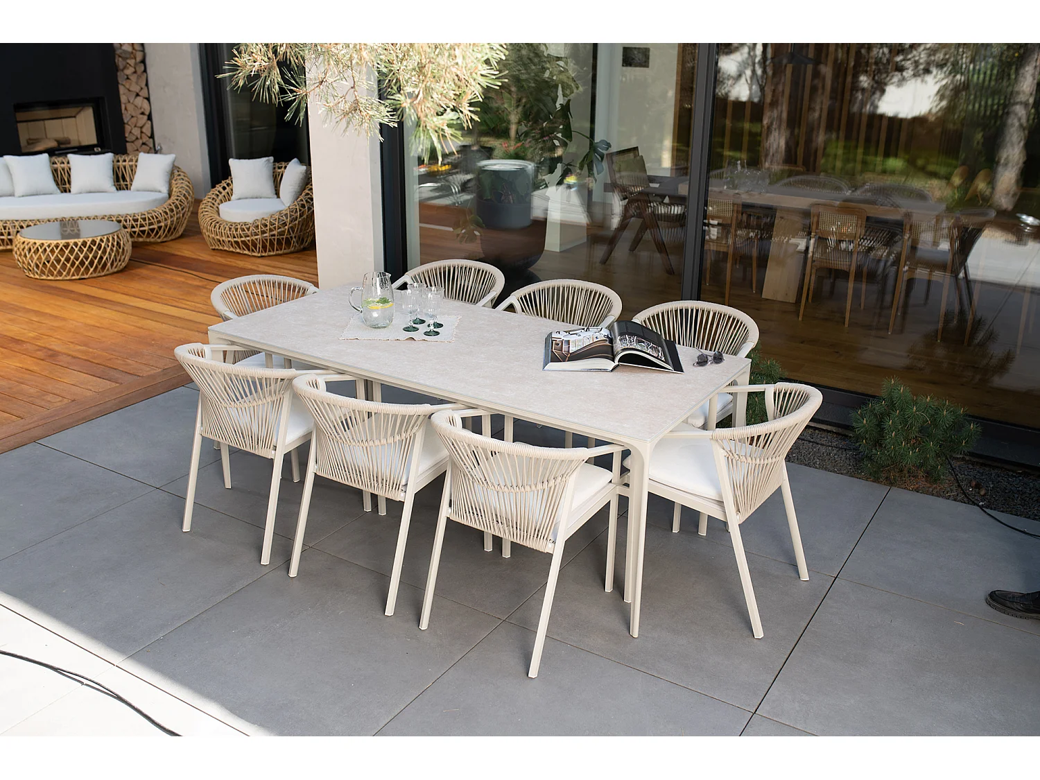 Ensemble de mobilier de repas de jardin en aluminium Bari Mare – Table + 8 chaises