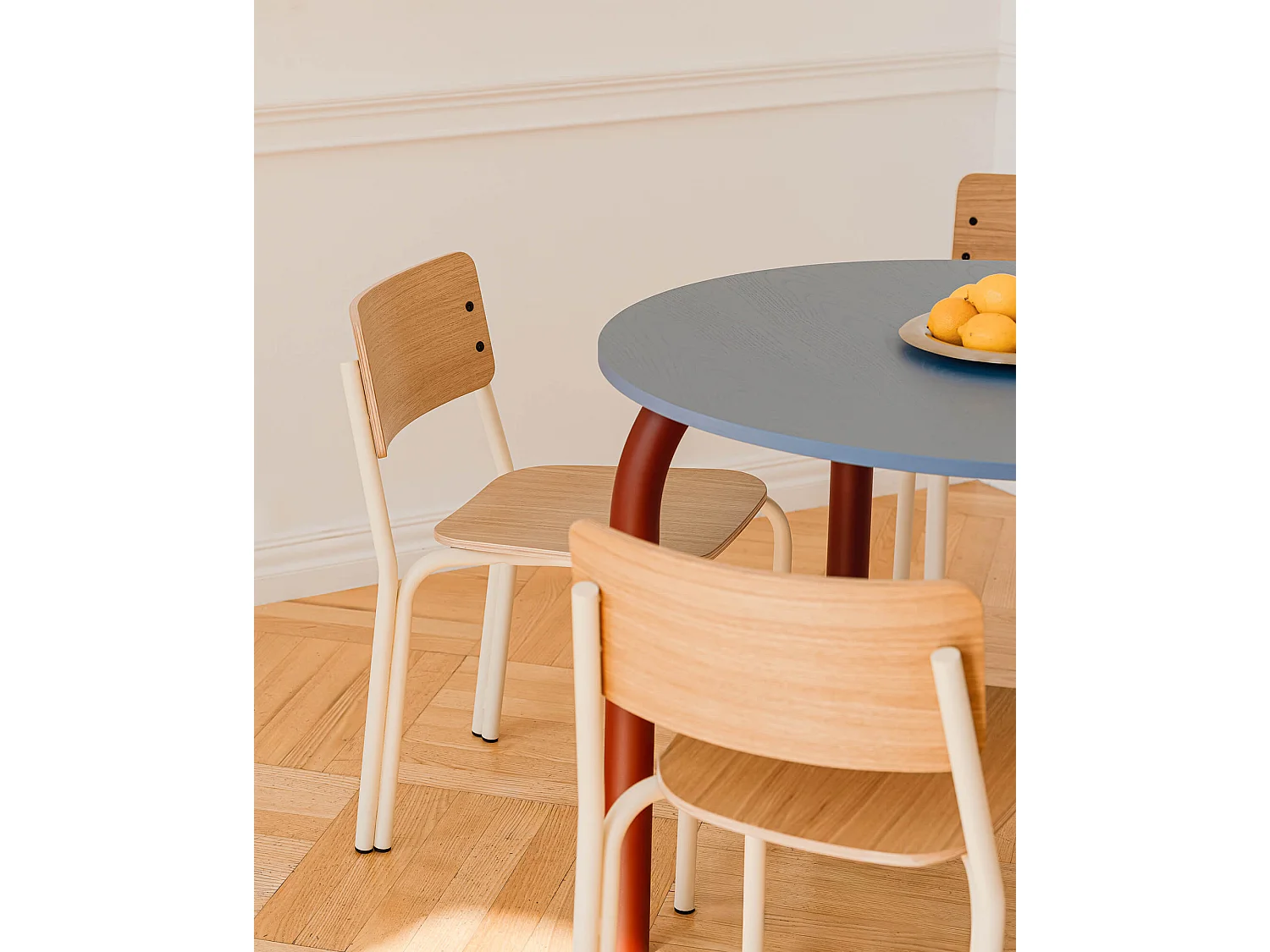 Chaise Kei noo.ma - design épuré, confortable et résistante
