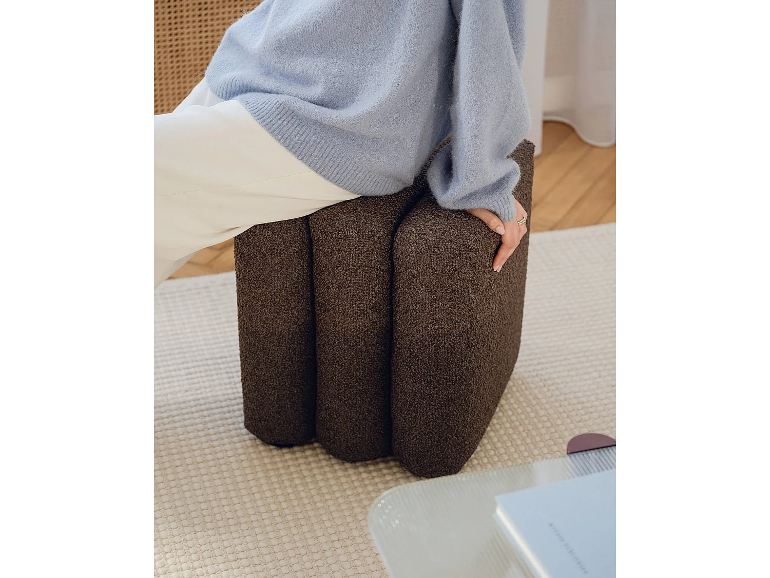 Radd Pouf - gepolsterter, stromlinienförmiger Hocker, 44,50 cm
