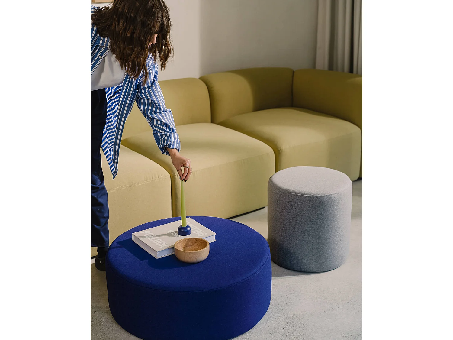 Pouf Folk grand - noo.ma, pouf carré minimaliste en tissu haute qualité 70x70x25 cm