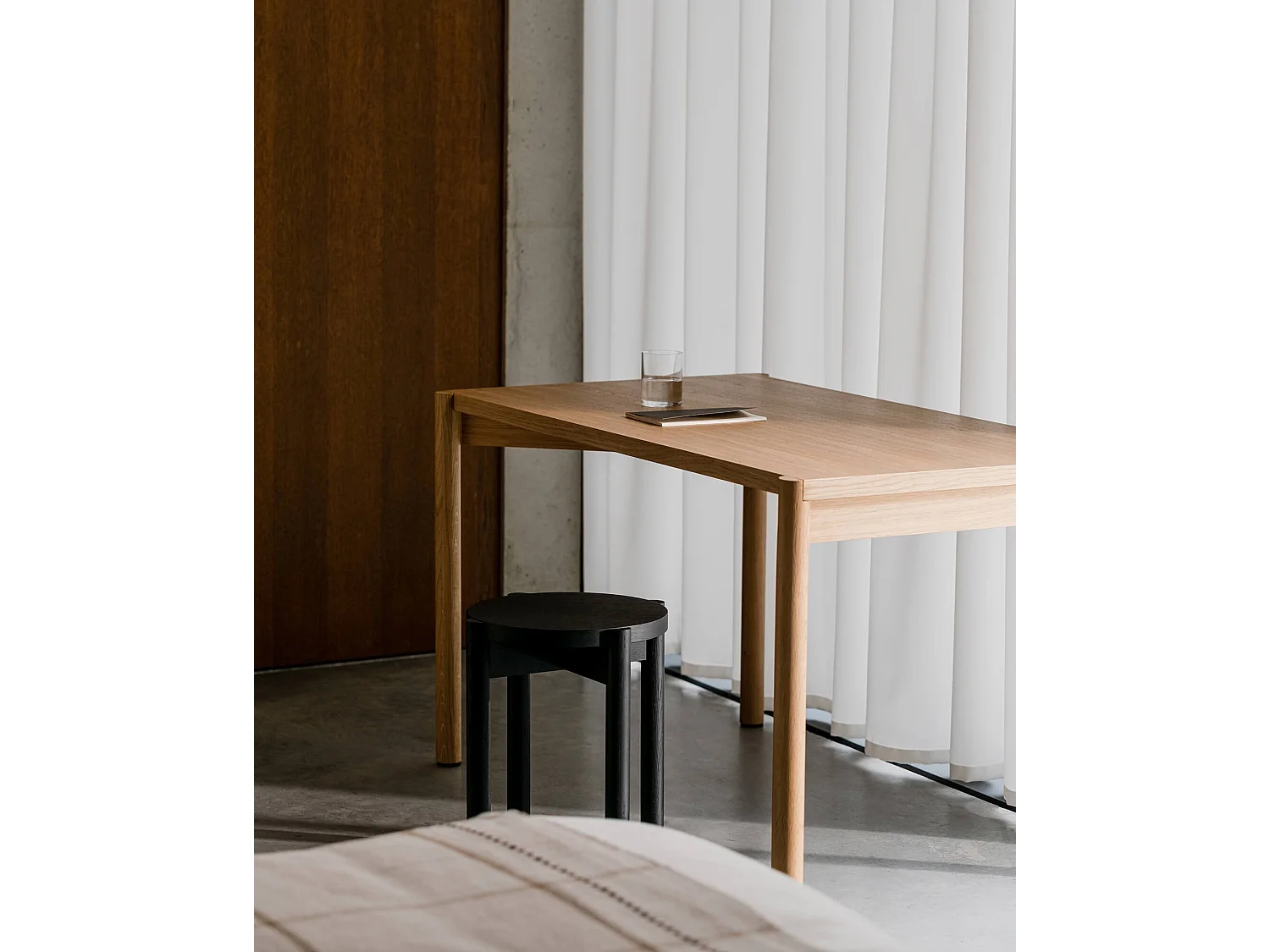 Sgabello Hopp - sgabello in legno massello minimalista noo.ma