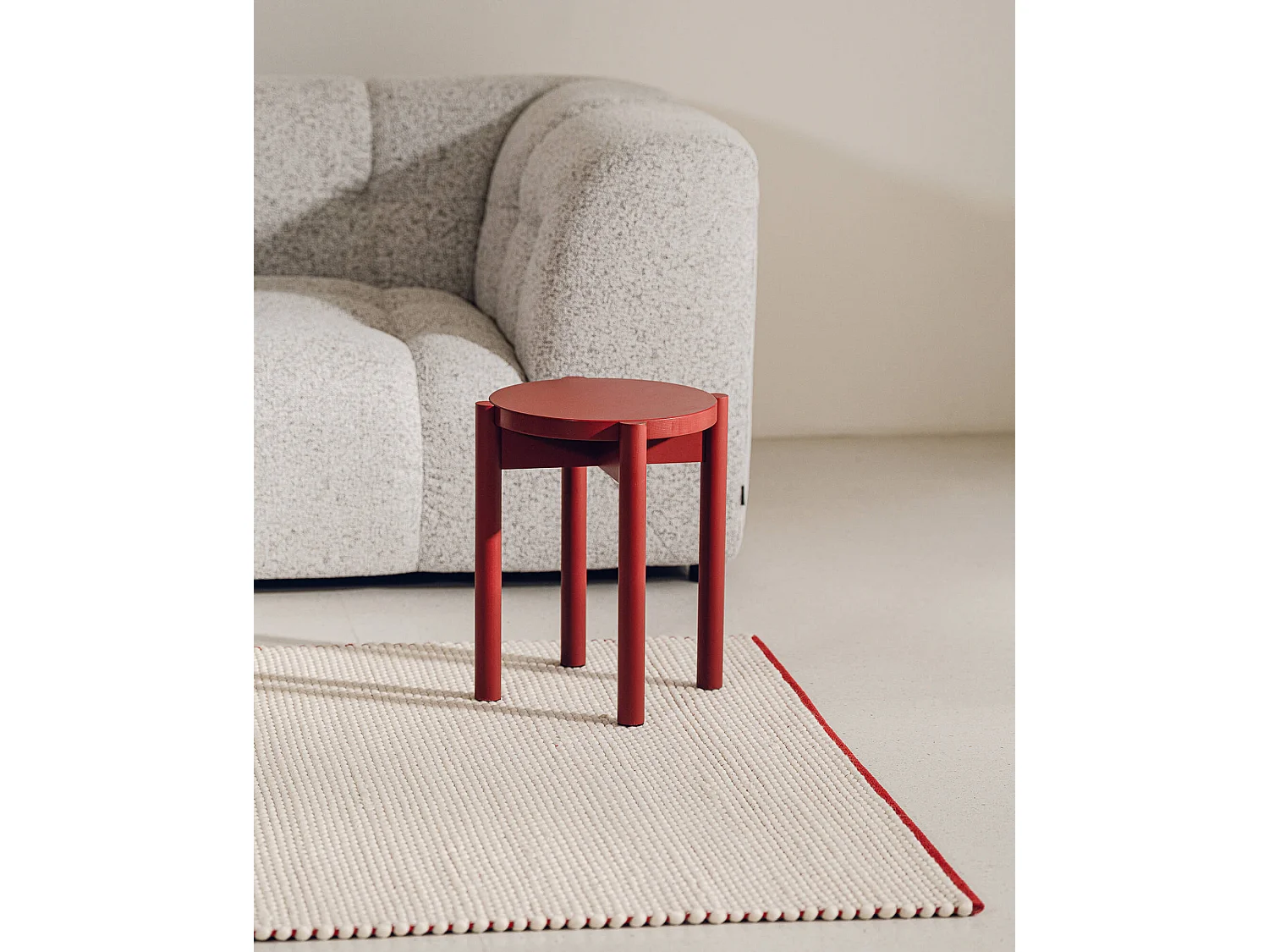 Sgabello Hopp - sgabello in legno massello minimalista noo.ma