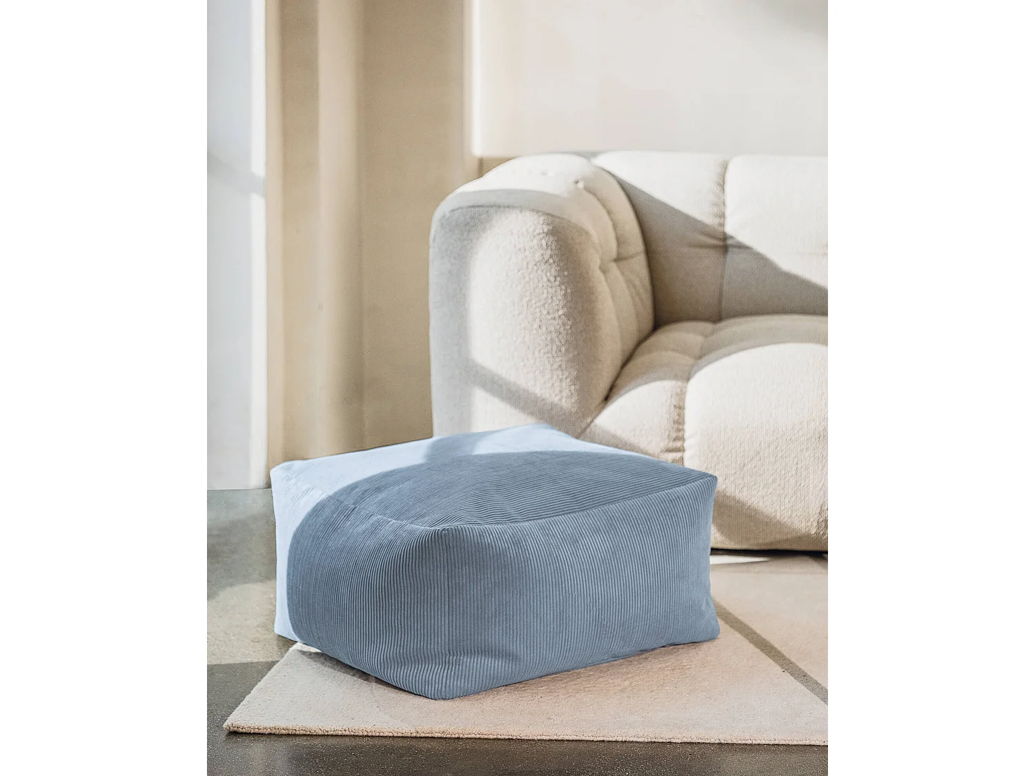 Pouf Keno noo.ma - Pouf frameless moderno in bouclé Cloud Beige 63x36 cm