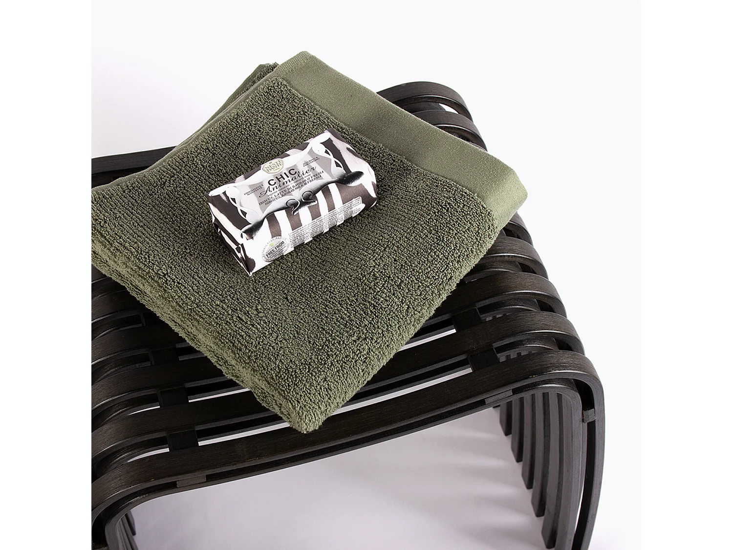 Tabouret en bambou noir Vogue