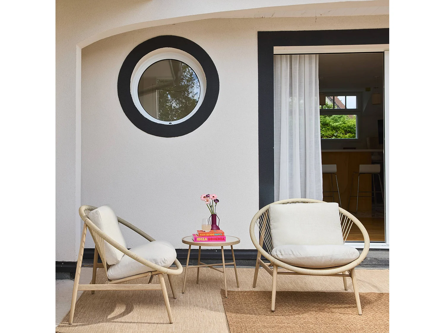 Set 2 poltrone da giardino con tavolo in acciaio e rattan, beige