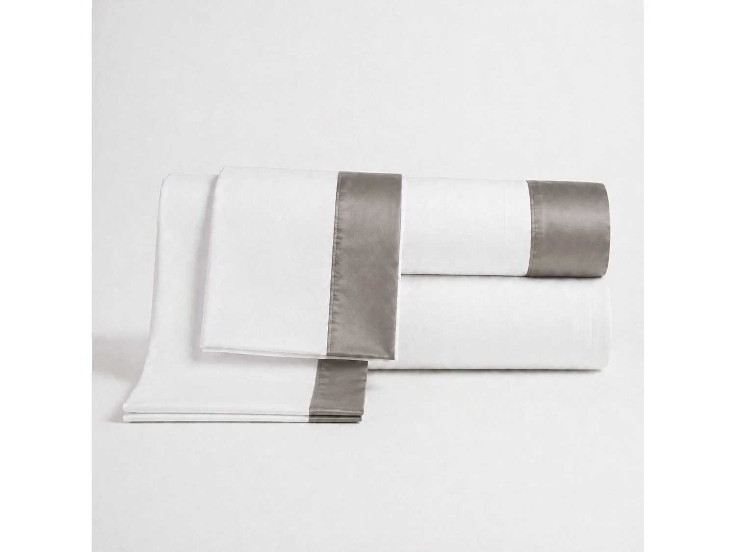 Bettwäsche-Set 120 cm 100% Baumwolle mit Satin-Bordüre Grau | Bettlaken 190x295 cm, Spannbettlaken 130x200 cm und 1 Kissenbezug im Set