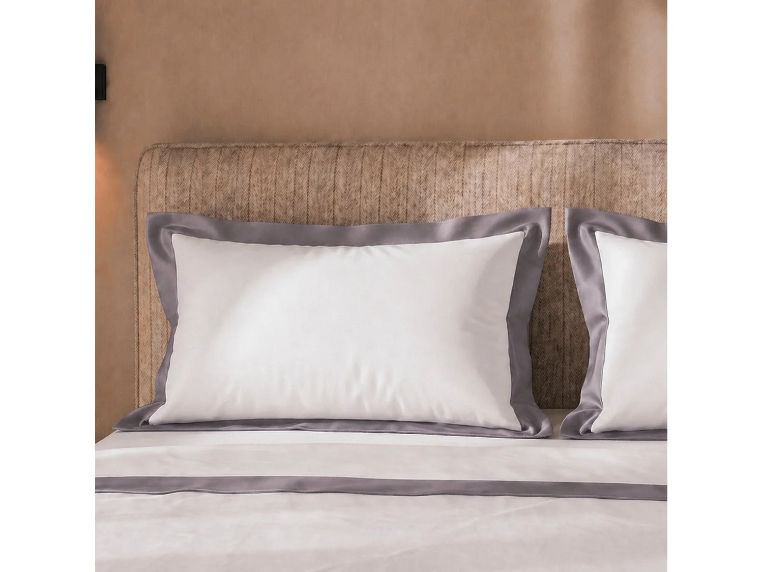 Bettwäsche-Set Doppelbett 100% Baumwolle mit Satin-Bordüre Dunkelgrau | Bettlaken 250x295 cm, Spannbettlaken 175x200 cm e 2 Kissenbezüge im Set