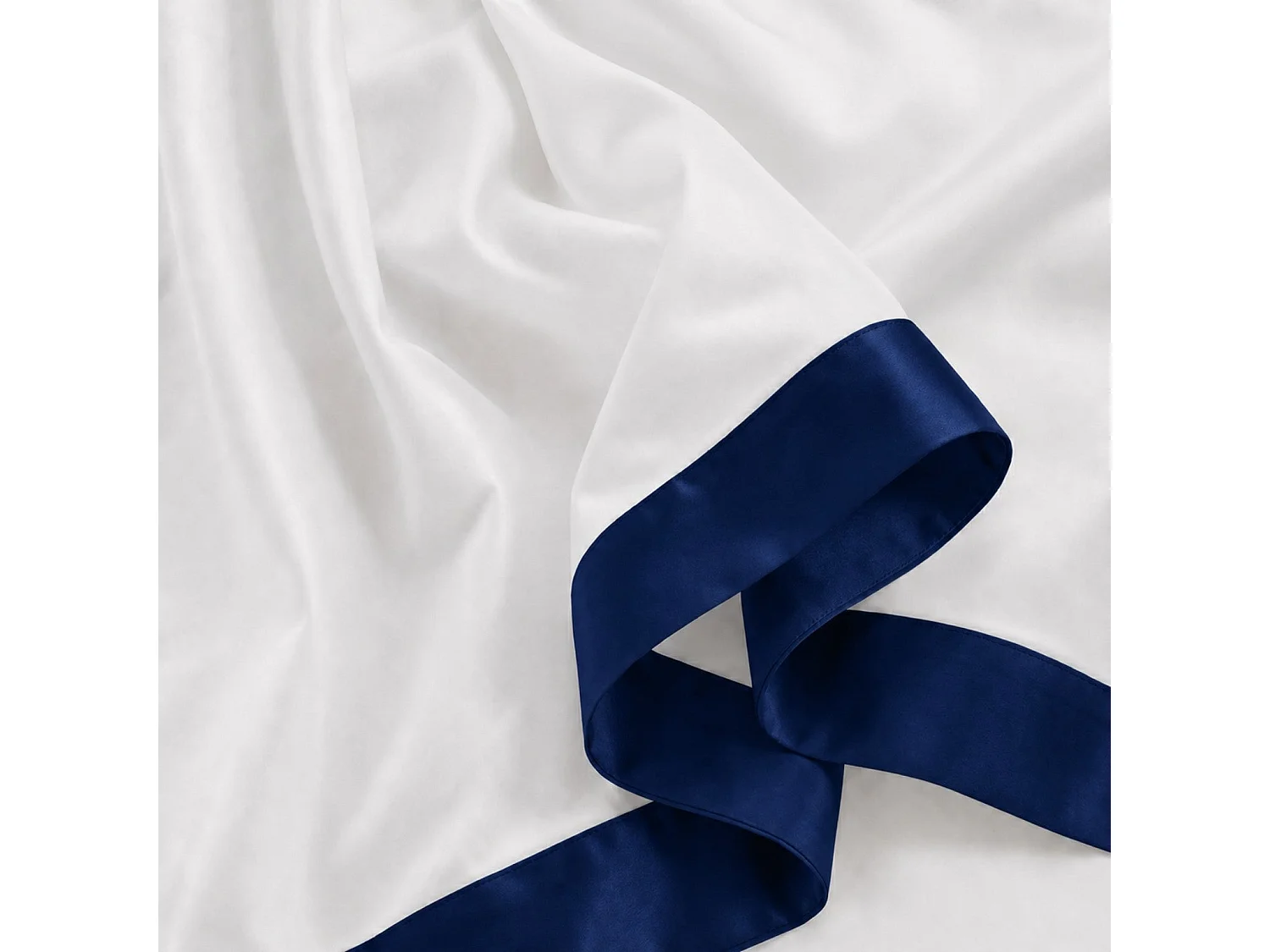 Bettwäsche-Set 120 cm 100% Baumwolle mit Satin-Bordüre Blau | Bettlaken 190x295 cm, Spannbettlaken 130x200 cm und 1 Kissenbezug im Set