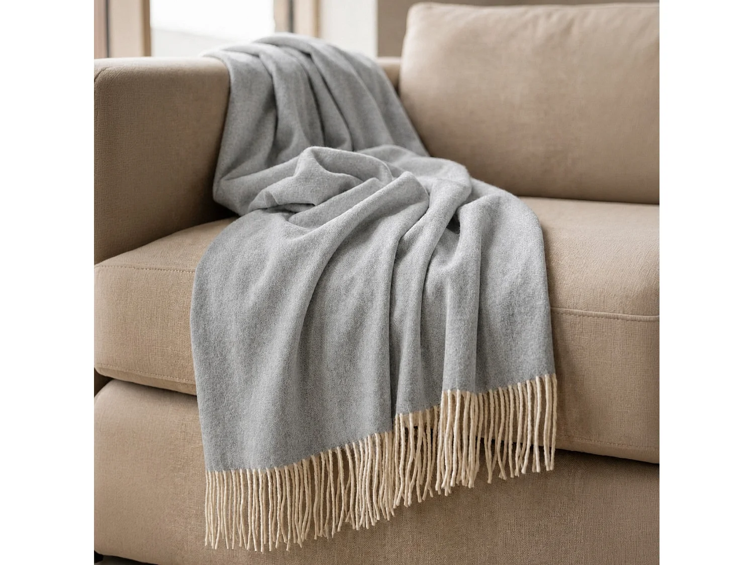Manta Plaid Living 130x170 cm en Algodón Blend, Color Gris claro | Manta Ligera 250 g/m² para Sofá y Cama | Diseño Elegante y Tejido Suave