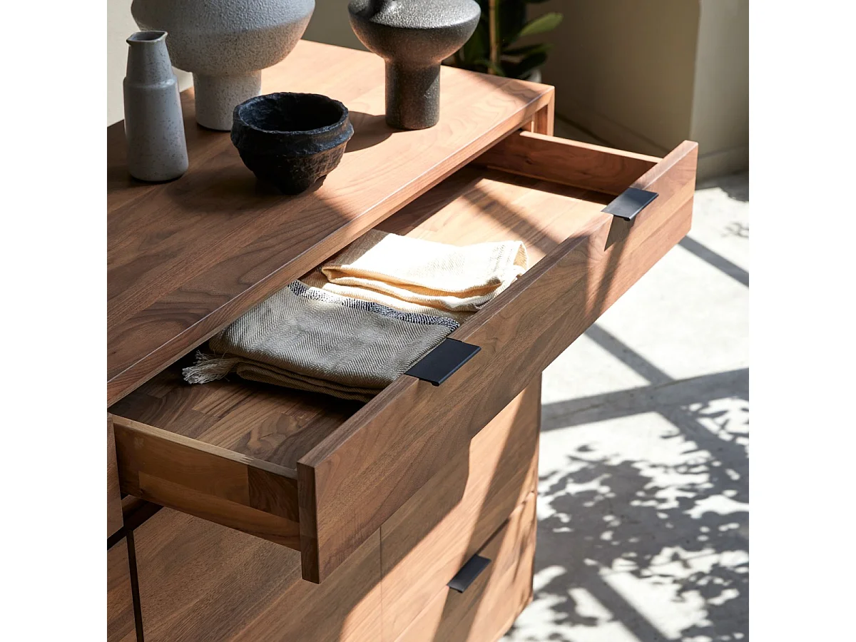 Sideboard Senson aus massivem Nussbaumholz 200