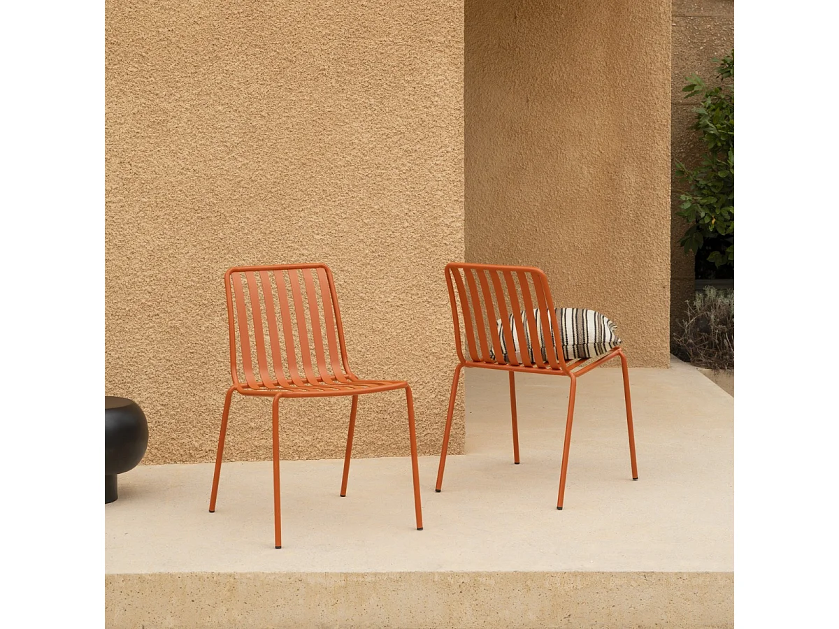 Teo - Gartenmöbel Set aus massivem Teak und orangefarbenem Metall 4 Stühle