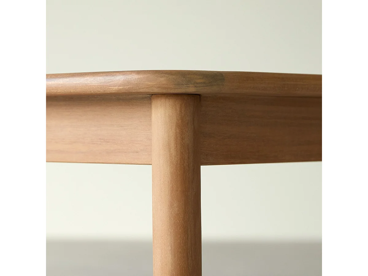 Couchtisch aus massivem Akazienholz