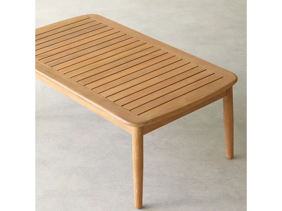 Couchtisch aus massivem Akazienholz