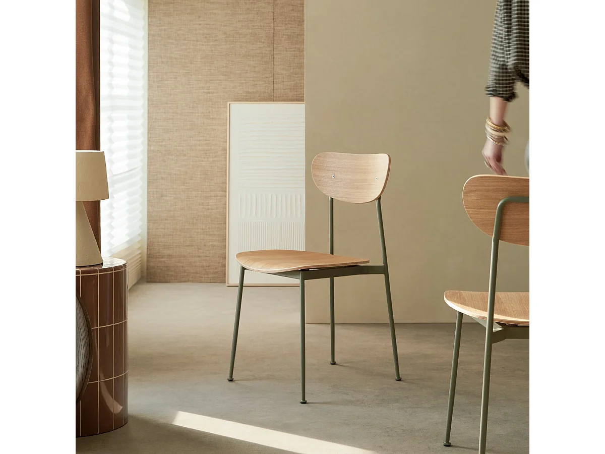 Lilo - Chaise en frêne et métal vert